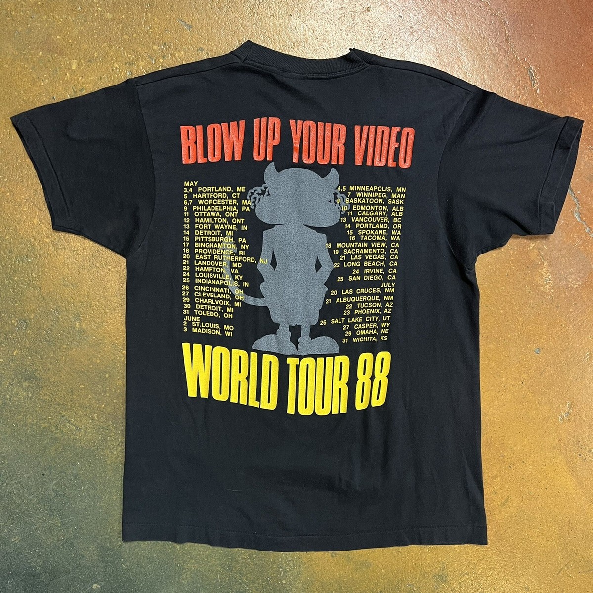 VTG 1988 ACDC World Tour Shirt Large Blow Up Your Video Large 80's