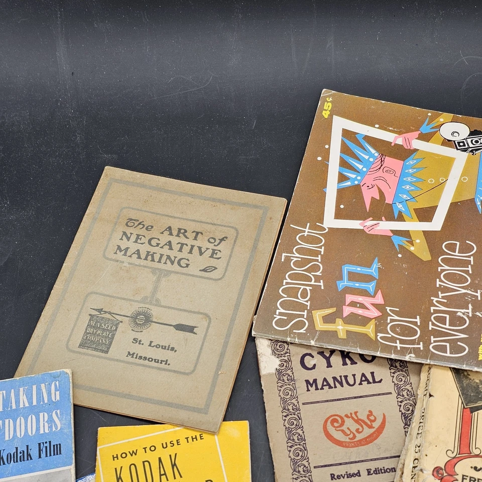 Lot Kodak Camera Manuals Snapshots Photography Catalogs - Image 4 of 4