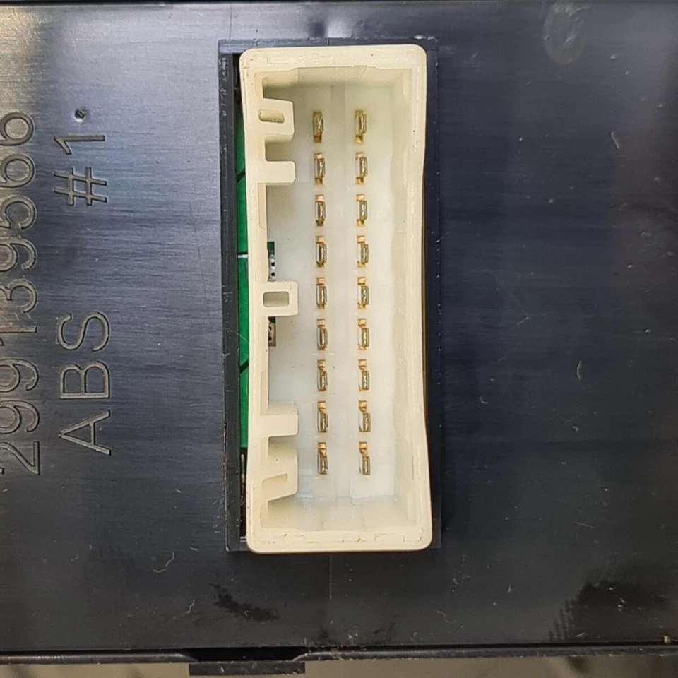 ПЕРЕДНИЙ ПРАВЫЙ ЭЛЕКТРИЧЕСКИЙ ВЫКЛЮЧАТЕЛЬ СТЕКЛОПОДЪЕМНИКА SSANGYONG TIVOLI MK1 В СБОРЕ 8581235000 - Изображение 4 из 4