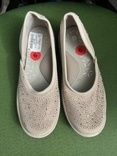 Women s BZees Size 6 Beige Moonlight Sparkly Rhinestones Comfort Flats Shoes NEW