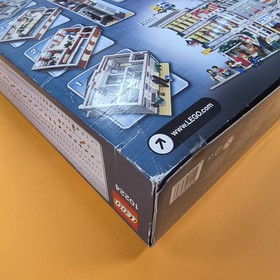 Lego 10224 Town Hall 2766pcs Expedited Shipping - SEALED