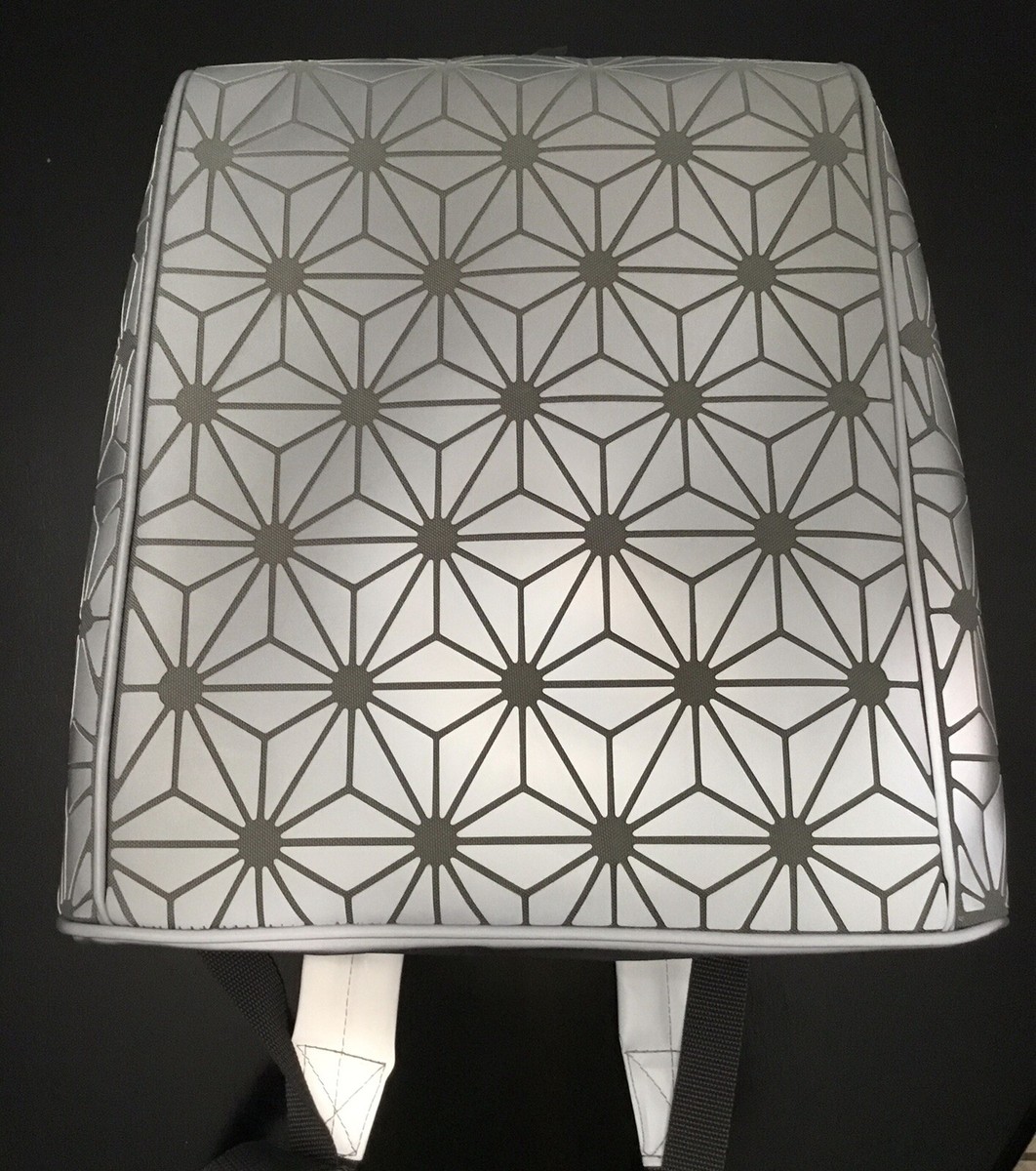 Disney Parks Exclusive EPCOT Center Spaceship Earth Silver  display picture 3