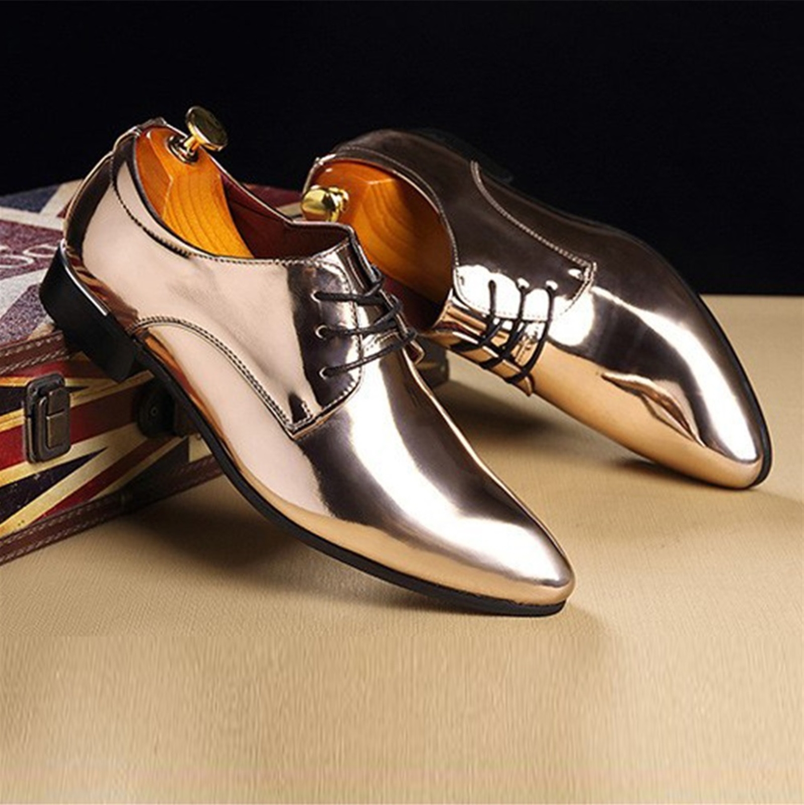 SAOLA Scarpe eleganti Oxfords uomo suola in gomma verniciata pelle tinta tinta tacco a blocco vegano