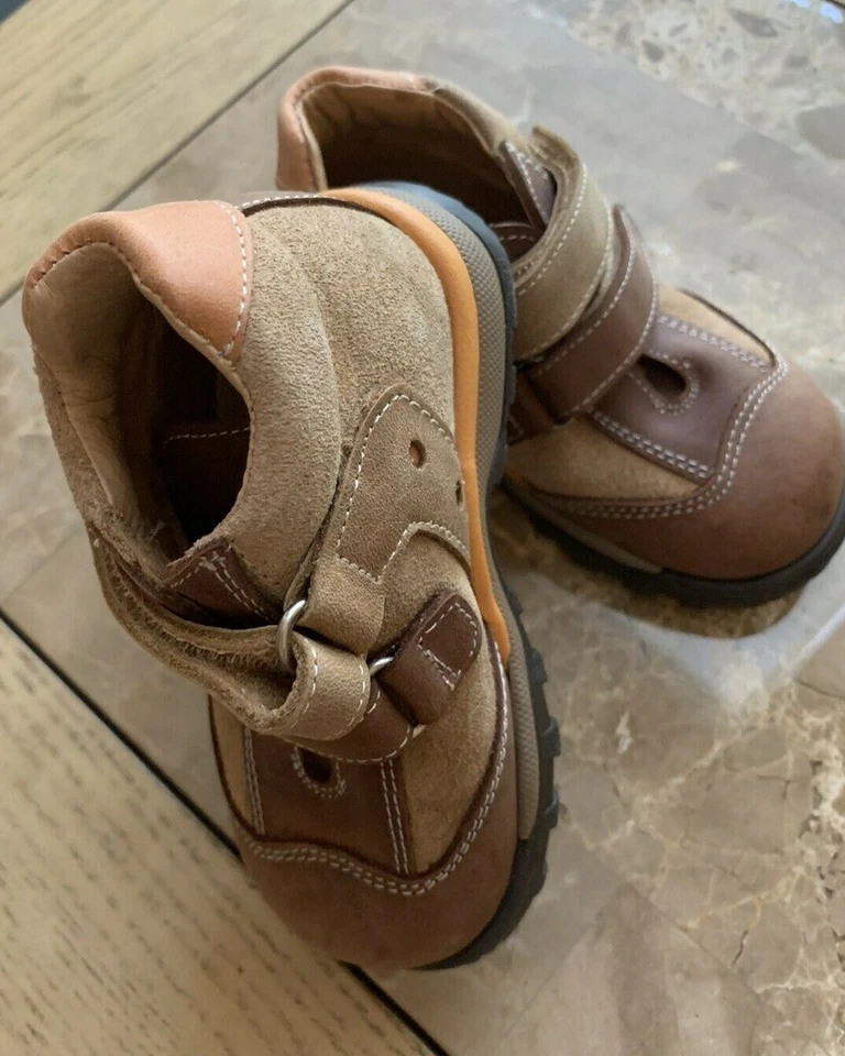 Nuevo en Caja Bebés Niños RSVP Botas Zapatos Tenis Parte Superior Alta 5.5 Euro 21 Adorable Foto 2 de 4