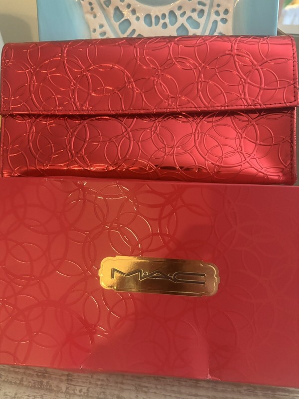 New ~ MAC Cosmetics Red Metallic Foil STAR Zipper Clutch/Cosmetic Bag