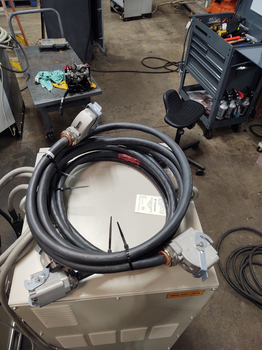 Yaskawa Motoman MH6-10 Robot With DX100 pendant, gripper, riser