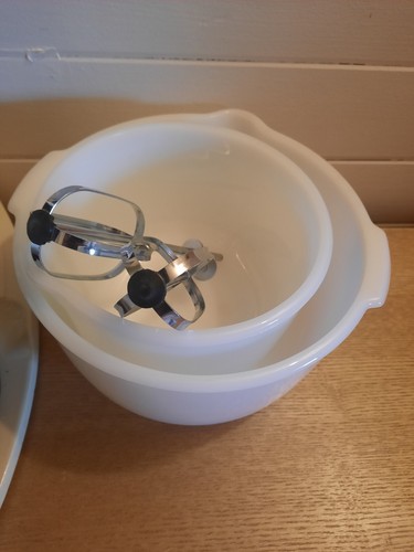 Vintage Retro Sunbeam Burst of Power Beatermix Portable hand mixer JM-H - Picture 8 of 8