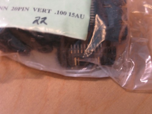 NUOVO 22PCS TE CONNECTIVITY AMP 5102153-4 VERT CONNETTORE INTESTAZIONE 20 POST P5764 - Foto 3 di 3