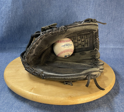 Easton Black Magic BMX12B Baseball Glove 12'' Right Hand Throw Good Condition
