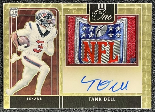 Tank Dell 2023 Panini One Rookie Precision NFL Shield Patch Auto Gold Vinyl 1/1