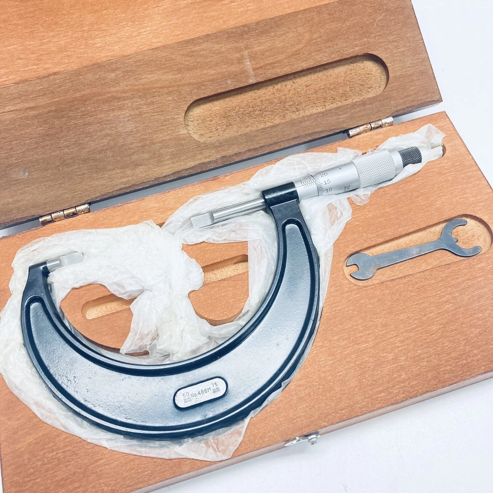 Микрометр Starrett 486MP-75 METRIC тип лезвия диапазон 50-75 мм с деревянным корпусом - новый из старых запасов - Изображение 2 из 4