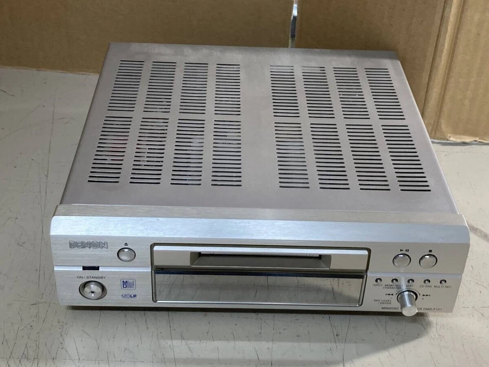 Denon DMD-F101 MD Deck High Quality Sound MD Recorder MDLP Versand aus Japan