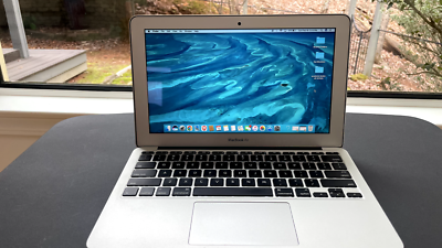 Apple MacBook Air 11 in 2013 Silver/Intel Core i5 1.3 GHz, 128 GB