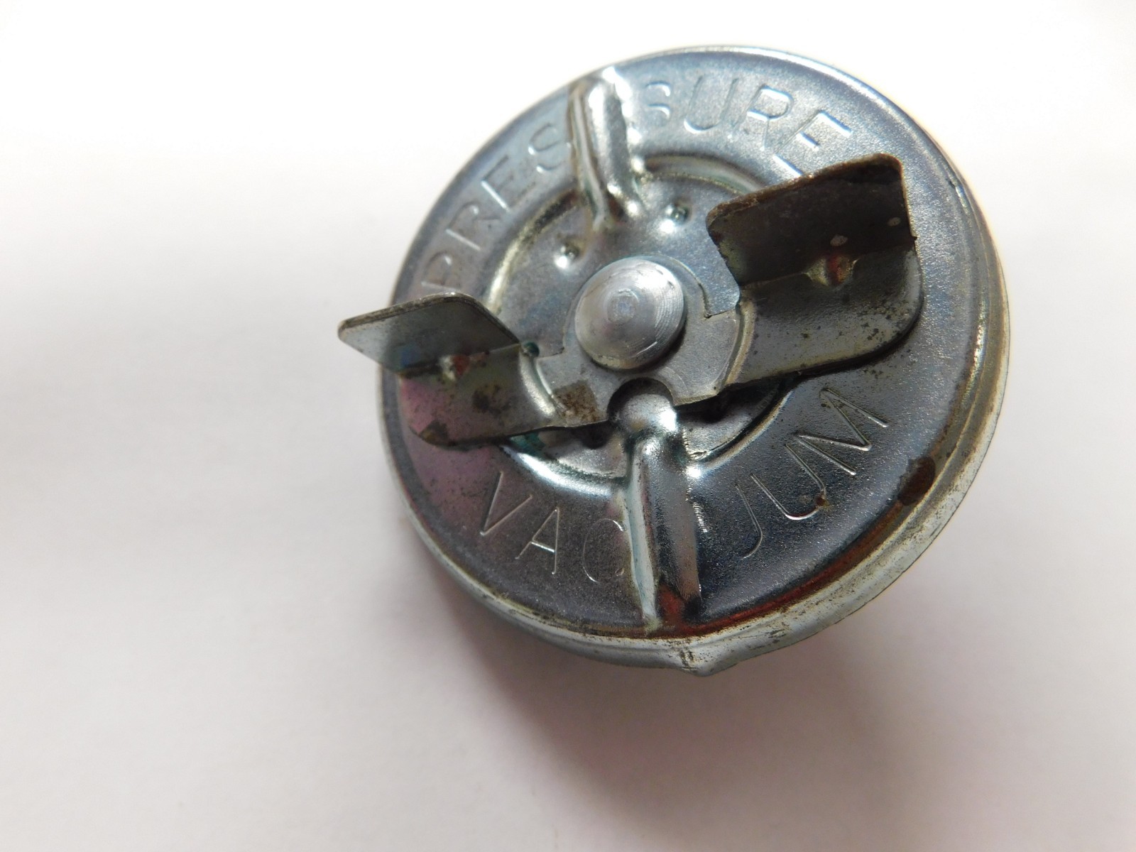 NOS PRESSURE VACUUM GAS FUEL CAP FITS 1972 1976 DODGE CHARGER