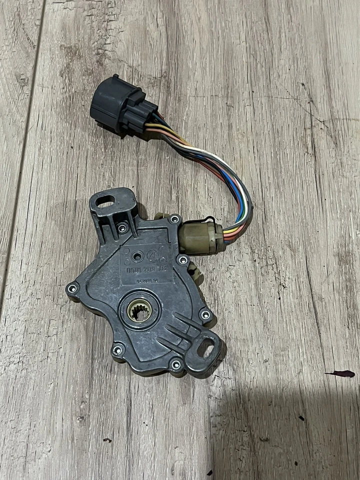 99-04 LAND ROVER DISCOVERY II 2 TRANSMISSION ZF NEUTRAL SAFETY POSITION SWITCH - Image 3 of 4