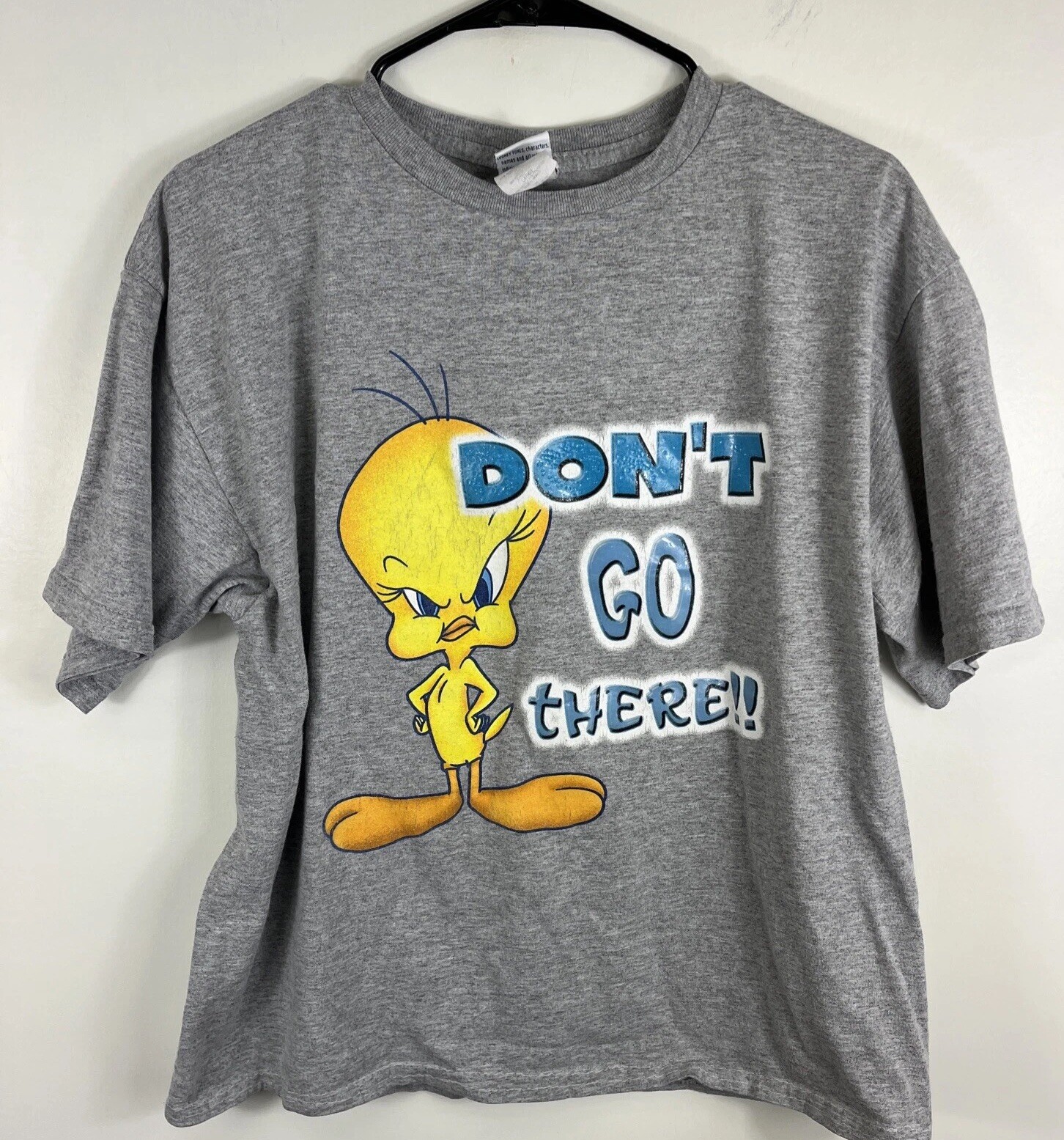 Vintage Y2K Warner Bros Looney Tunes Tweety Graphic T-Shirt Size M