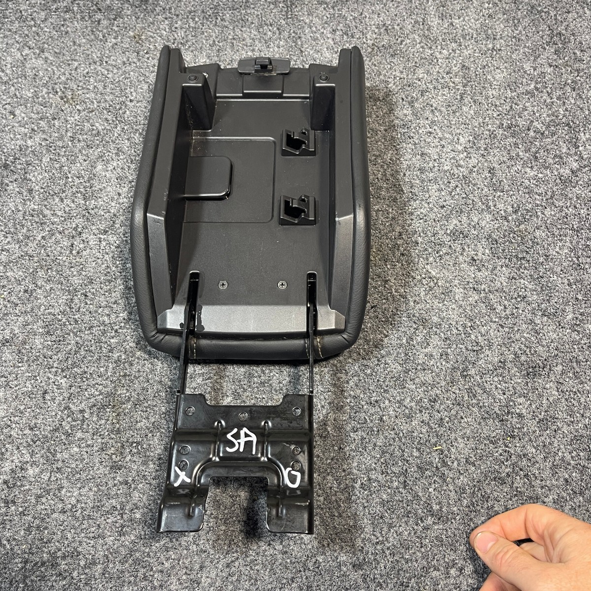 小物 moca920 2016-2023 Nissan Maxima Center Console Armrest Lid Cover