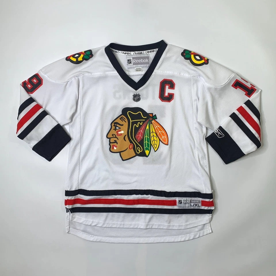 芝加哥黑鹰队球衣男孩 L/XL 白色黑色 Jonathan Toews 曲棍球 NHL 锐步 — 第 2/4 张图片