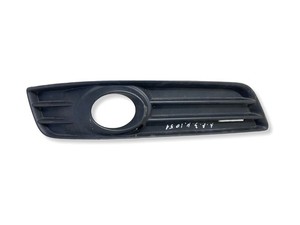 2008 Rechts Verkleidung Nebelscheinwerfer / Gitter vorne 8P0807682E MDV102797