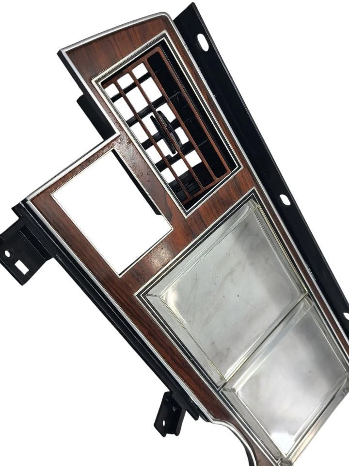 Bisel de tablero Mark VI 1981 627641 Foto 2 de 4