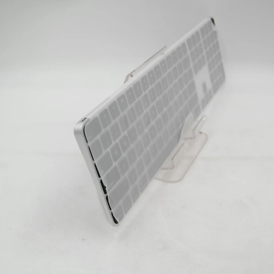 Apple Magic Keyboard w/ Touch ID and Numeric Keypad Model A3119 Black MXK83LL/A - Image 2 of 4