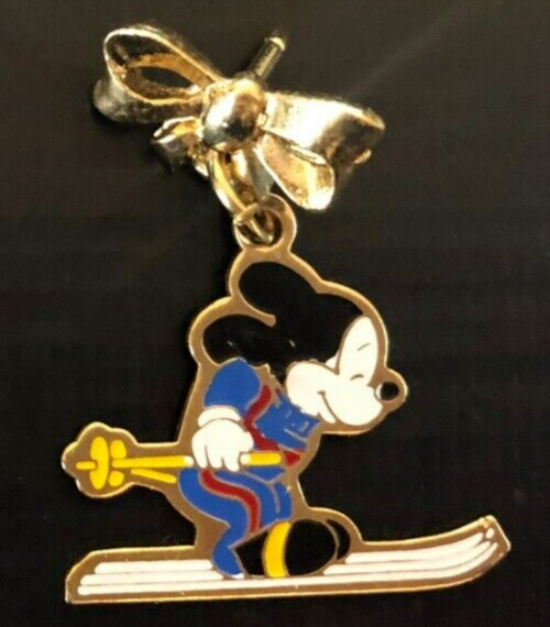 Disney pin 97629 Mickey Mouse Bow Dangle skiing skis ski sports