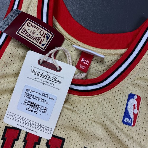 100% Authentic Michael Jordan Mitchell & Ness 95 96 Gold Bulls Jersey Size S 36 - Picture 2 of 6
