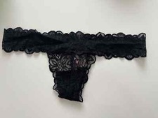 Victoria Secret PINK Lace Trim Thong Panty Size Medium New With Tags