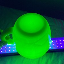 Vintage McKee Jadite Uranium Glass 2 Cup Measuring Cup Skokie Green 16 oz