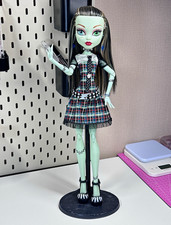 Monster High Frankie Stein Frightfully tall 17 in original stand included  
