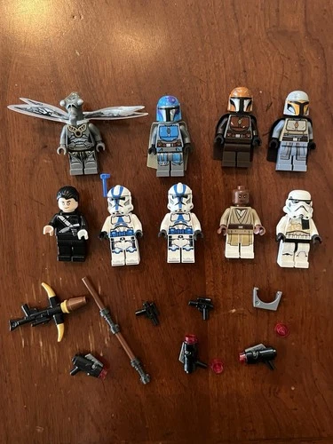 Lot of 9 STAR WARS LEGO minifigures With accessories
