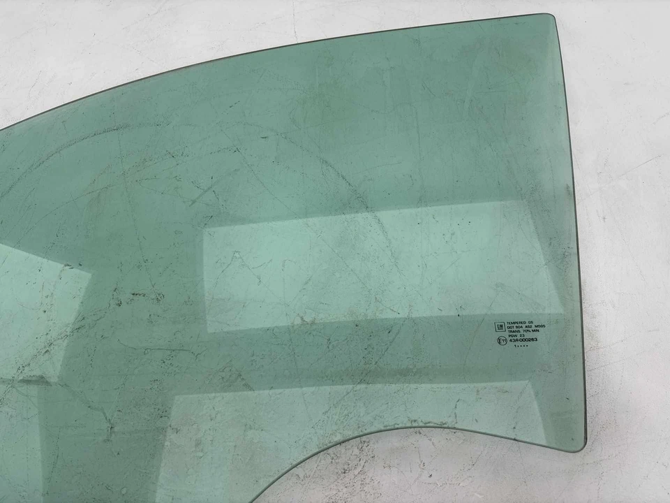 2009 - 2017 Chevrolet Traverse Front Left Driver Side Door Window Glass OEM - Image 3 of 4