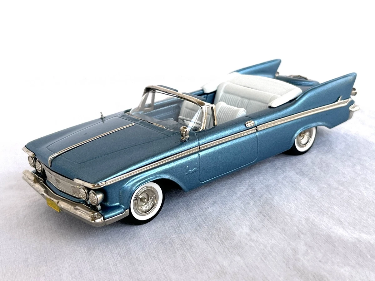 Brooklin 1/43 Scale BRK137 - 1956 Pontiac Chieftain 860 4-Dr Sedan Blue