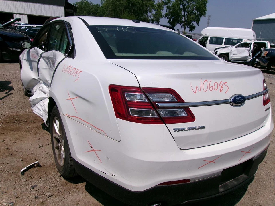 Б/у воздухоочиститель в сборе подходит: 2014 Ford Taurus 3,5 л без турбонаддува класса A - Изображение 3 из 4