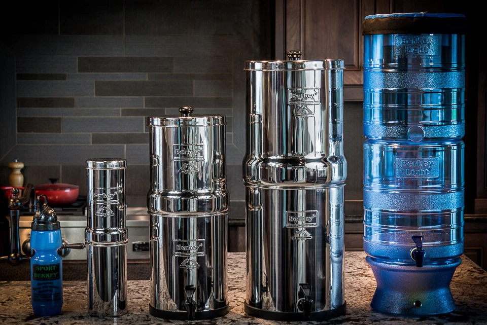 TRAVEL BERKEY Water Filter System with 4 Black Elements Filters - Image 3 of 4