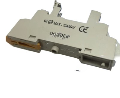 QTY: 1 P2RF-05-E P2RF-05 P2RFZ-05-E Relay Base