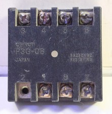 1 USED OMRON P3G-08 RELAY SOCKET ***MAKE OFFER***