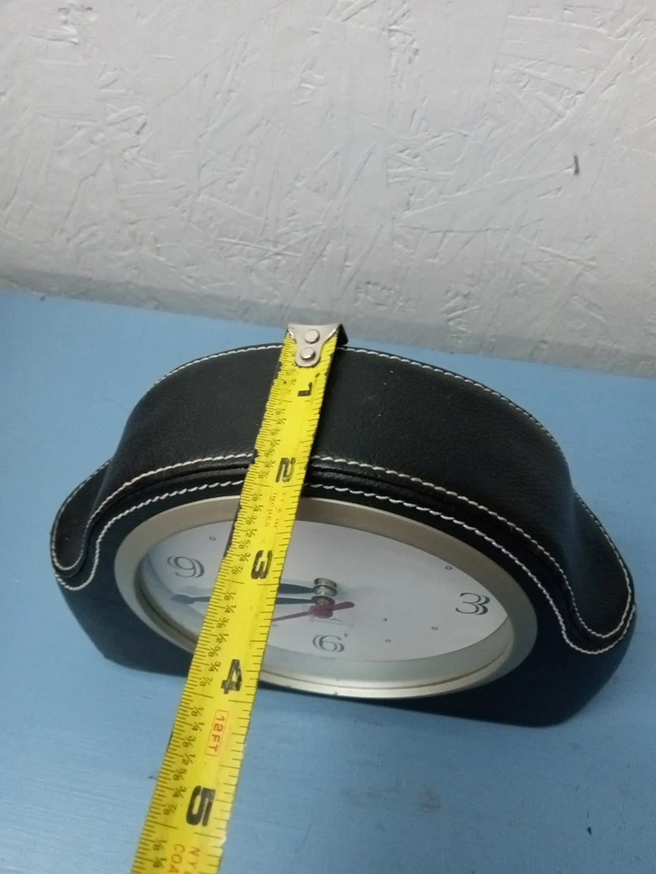 Reloj de manto moderno de cuero sintético Target Graves (LL) Foto 4 de 4