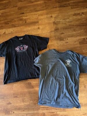 Lot 2 Women's L T-Shirts Big Dogs Bite Me Black & New Orleans Skull Gray Retro