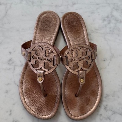 Tory Burch Miller Sandals 8.5 Rose Gold Metallic Leather Logo Thong Slides