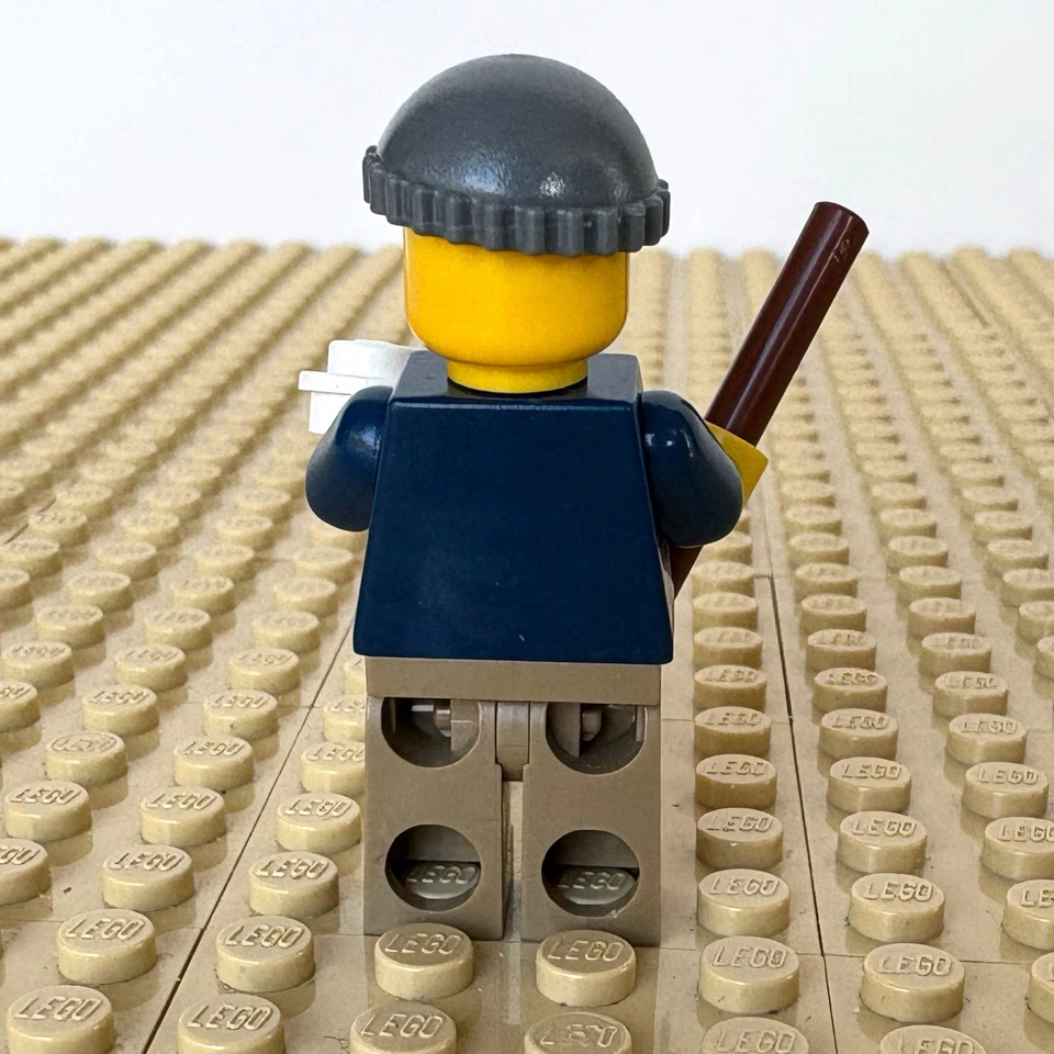 LEGO Creator Detective's Office: Pool Player STICK, CUE BALL twn219, 10246, 2015 - Image 3 of 4