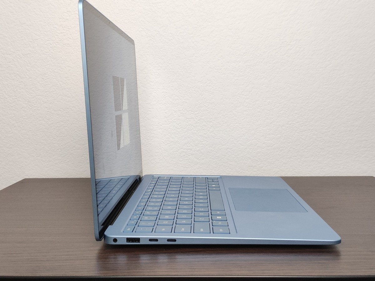 Microsoft Surface Laptop 7 13.8