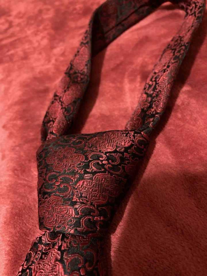 Corbata de seda para hombre Valerio Garati roja negra gótica vampiro Foto 3 de 4