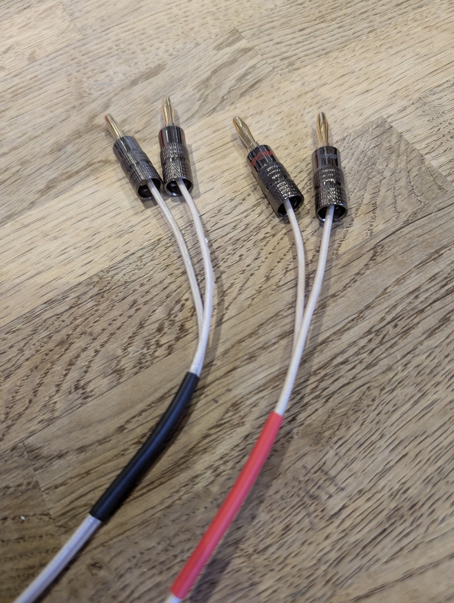 QED Micro Speaker Cable pair Slimline OFC HiFi, Home Cinema