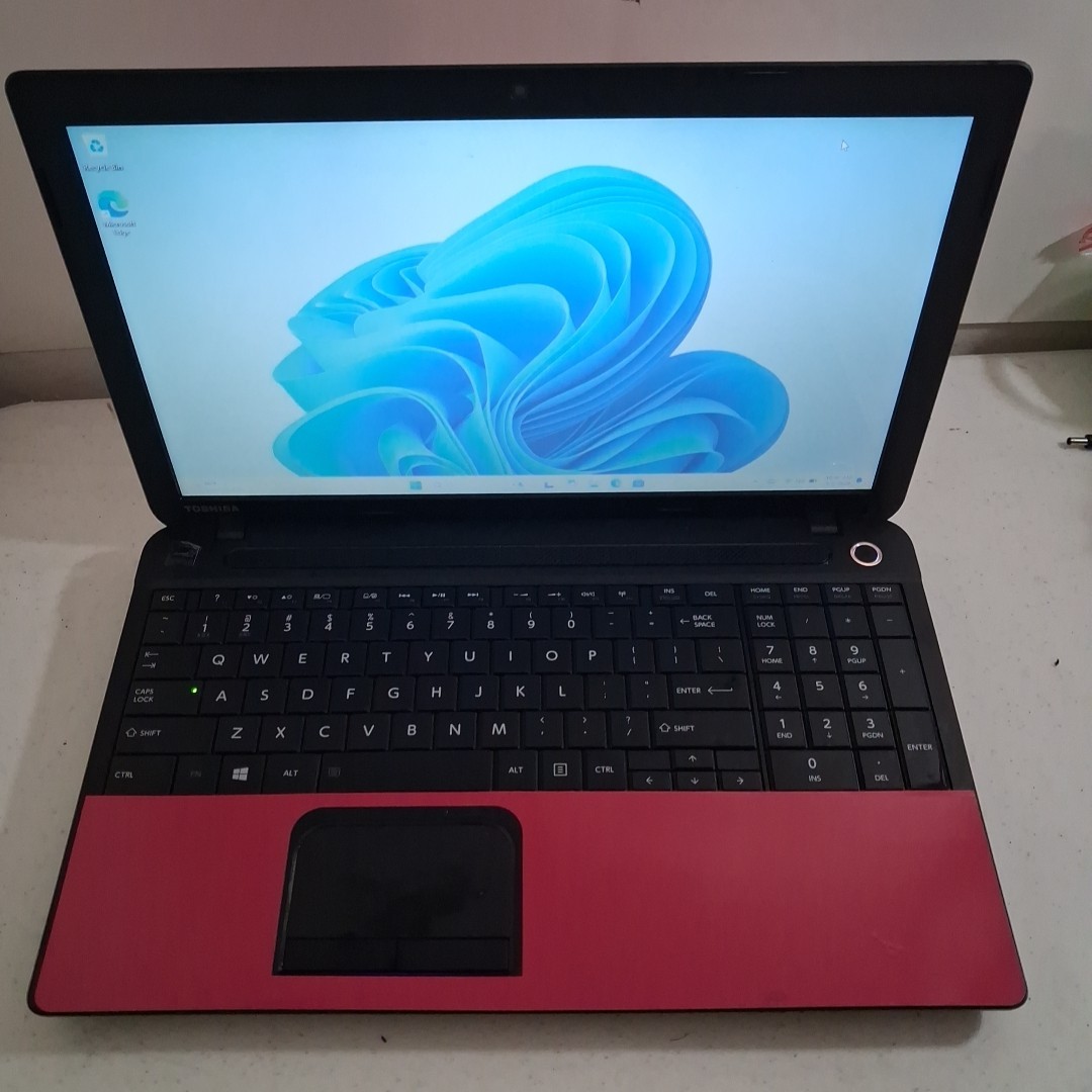 PINK TOSHIBA SATELLITE INTEL N2820 @ 2.13GHz 8G RAM 256G SSD Win11