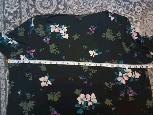Top Jill Wearever 3X floreale scuro nero manica a balza elasticizzato Dark Cottage - Foto 10 di 10