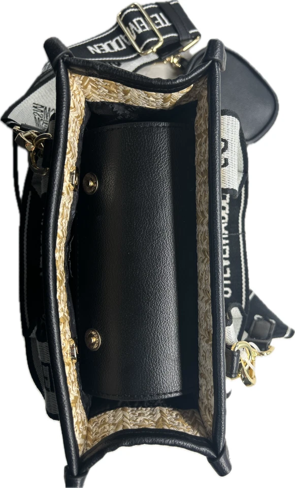 Bolsa tiracolo STEVE MADDEN BWEBBER satchel de palha com estojo AirPod, preta/castanho - Imagem 4 de 4