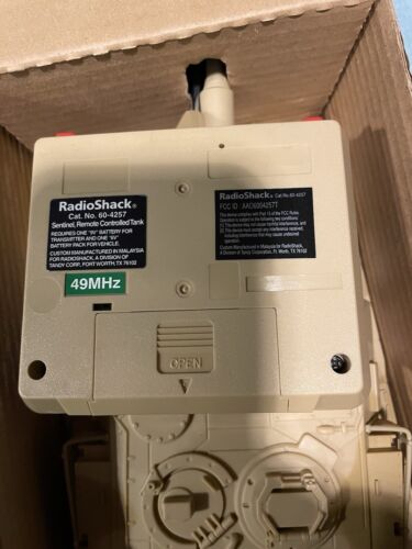 VINTAGE RADIOSHACK RADIO CONTROL SENTINEL TANK. NEU - Bild 8 von 8