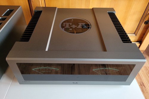 HIGH END: T+A SDV 3100 HV Referenz Streaming DAC + A 3000 HV Endstufe - Bild 5 von 11