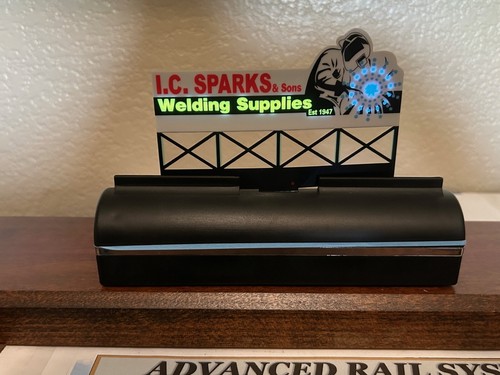 I. C. SPARKS WELDING SUPPLY - ANIMATED NEON SIGN - HO Scale - PLUG-N-PLAY - NEW - Picture 3 of 10